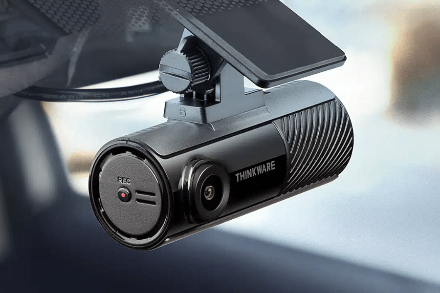 Thinkware F70 PRO 1-Channel (Front) 1080p Full HD Dash cam with built-in Wi-Fi and GPS antenna