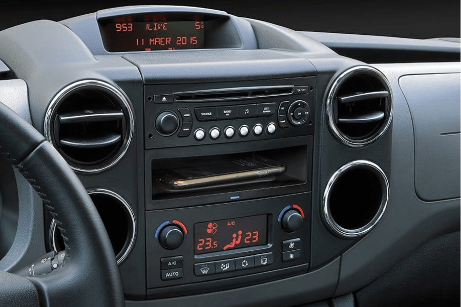 INBAY® Citroën, Peugeot, Fiat, Toyota 10W integrated Wireless smartphone charging pocket