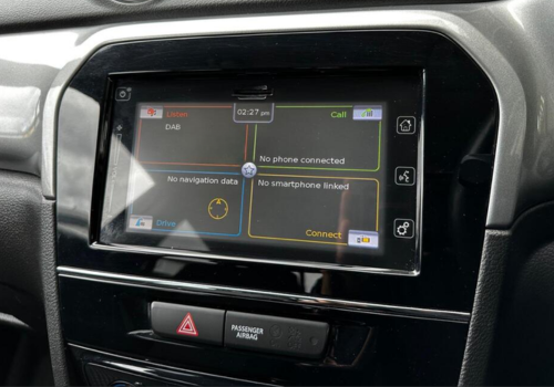 SUZ-VIT-02- Touchscreen Radio