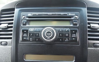 Nissan Navara D40 (10-15) Basic Radio