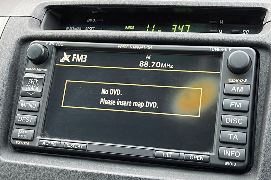 Toyota Hilux (2004-2011) with Navigation 
